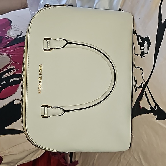 Michael Kors Veronica Crossbody Bag - Picture 4 of 11